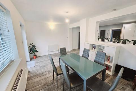 218 Crayford Way, Dartford, DA1 4LR