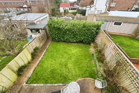 3 bedroom semi-detached house to rent, Nevill Road, Hove