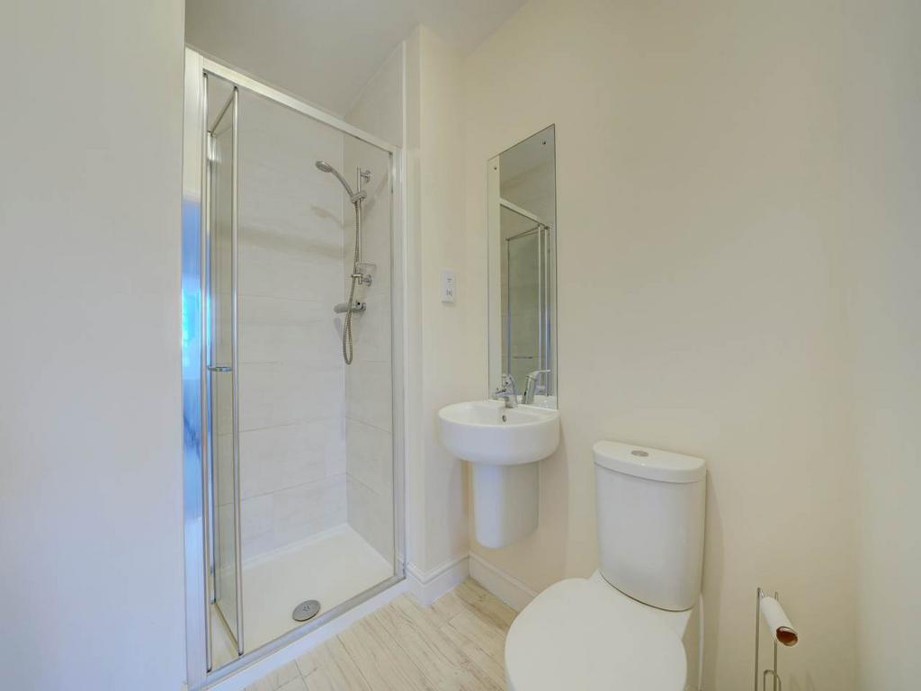 En-suite Bedroom 1