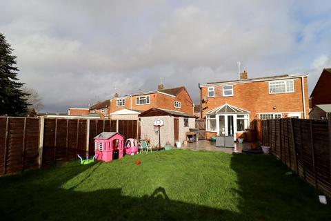 31 Blackthorn Drive, Luton, LU2 8EE