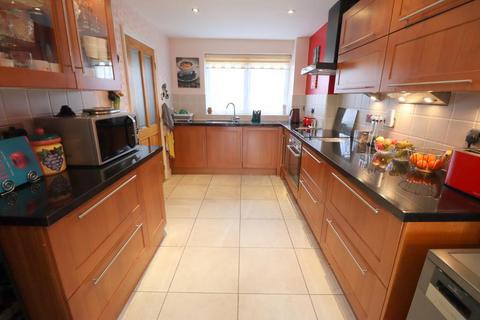 2 bedroom end of terrace house for sale, Tilgate, County View, Luton, Bedfordshire, LU2 8RR