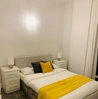 3 bedroom flat to rent, Artichoke Hill, London, E1W 2BA