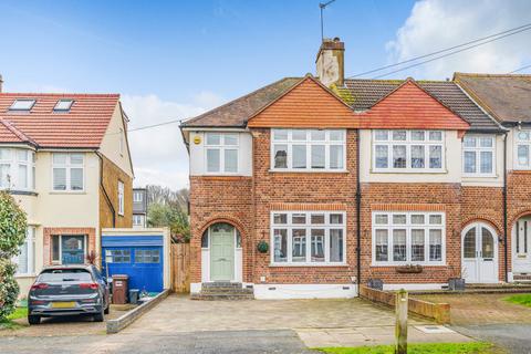 38 Holmdale Road, Chislehurst, BR7 6BZ