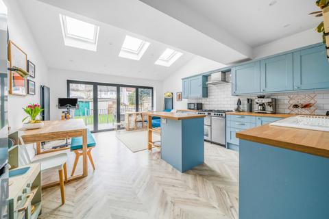 38 Holmdale Road, Chislehurst, BR7 6BZ