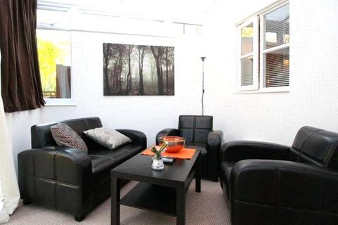 1 bedroom in a house share to rent - 20 Mast House Terrace, London, E14