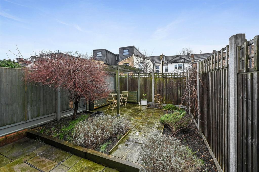 Woodlands Road, E17