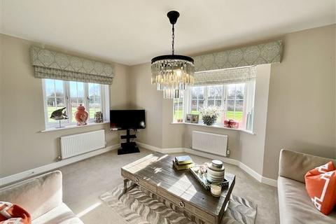 3 bedroom detached house for sale, Aviary Way, Worksop, Nottinghamshire, S81 0FD