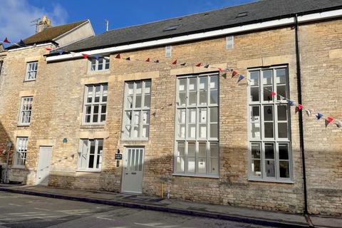 2 bedroom apartment to rent, Chipping Street, Tetbury, Gloucestershire, GL8