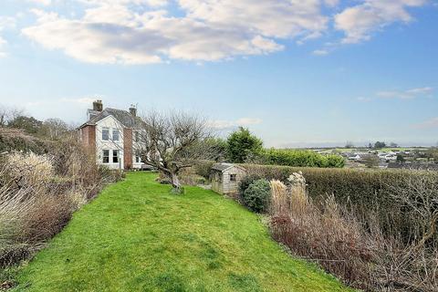 1 Bouchers Hill, North Tawton, EX20 2DG
