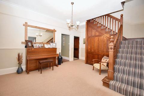 1 Bouchers Hill, North Tawton, EX20 2DG