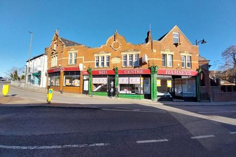 Shop to rent, Leatherhead KT22