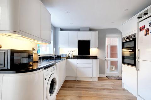 142 Beardsley Drive, Chelmsford, CM1 6ZG