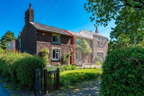 2 bedroom end of terrace house for sale, Bell Cottages, Wigan WN2