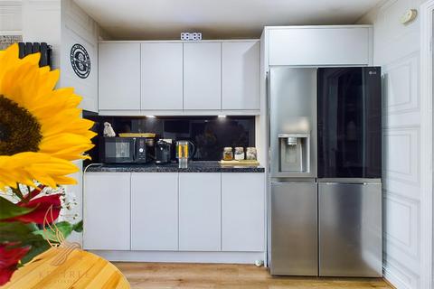 9 Blue Mans Way, Catcliffe, Rotherham, S60 5UR