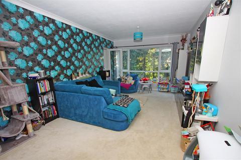 2 bedroom flat for sale, Benellen Avenue, Bournemouth
