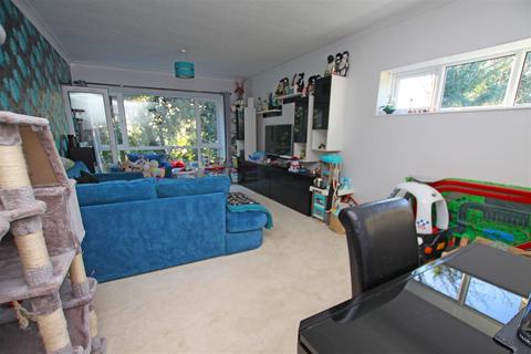 2 bedroom flat for sale, Benellen Avenue, Bournemouth