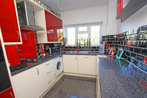 2 bedroom flat for sale, Benellen Avenue, Bournemouth