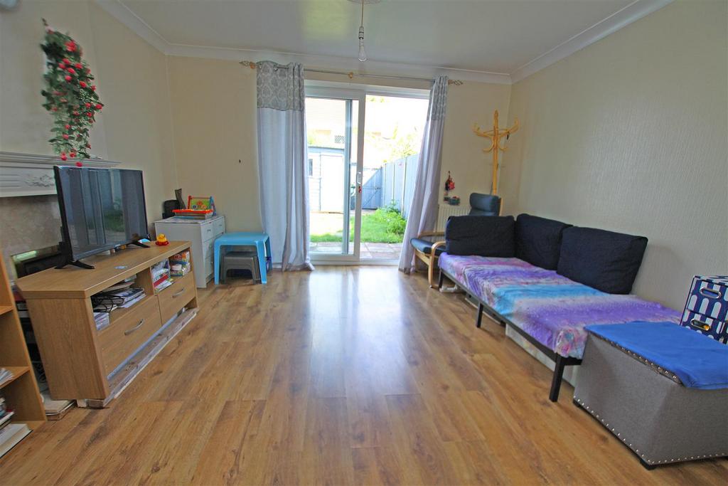Living room a.jpg