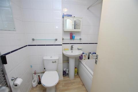 20 Broadlands Close, Bournemouth, BH8 0PN