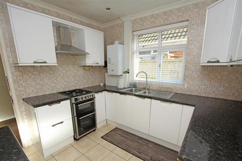 2b Edward Road, Bournemouth, BH11 8SX