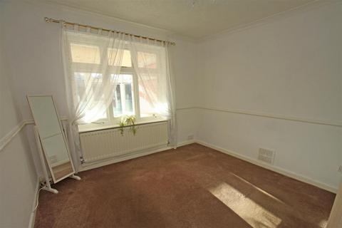 2b Edward Road, Bournemouth, BH11 8SX