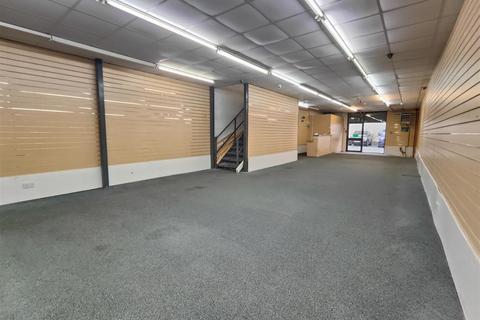 Warehouse to rent - Camberwell Street, Manchester