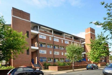 4 bedroom flat to rent, Foulden Road, London