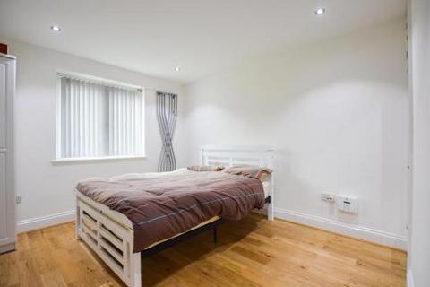 1 bedroom flat to rent, Clark Street, London