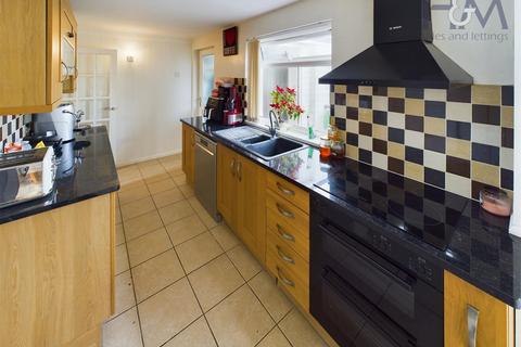 3 bedroom terraced house for sale, Vardon Road, Stevenage, Hertfordshire, SG1 5PY