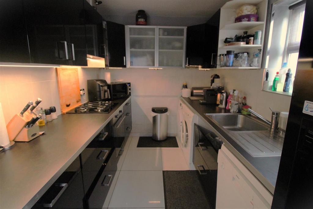 Kitchen.JPG