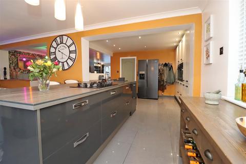 4 bedroom detached house for sale, Dunelm Road, Elm Tree, Stockton-On-Tees, TS19 0TS