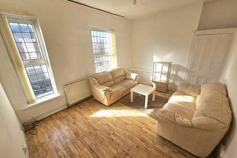 1 bedroom flat to rent, Longden Road, Longsight, Manchester, M12