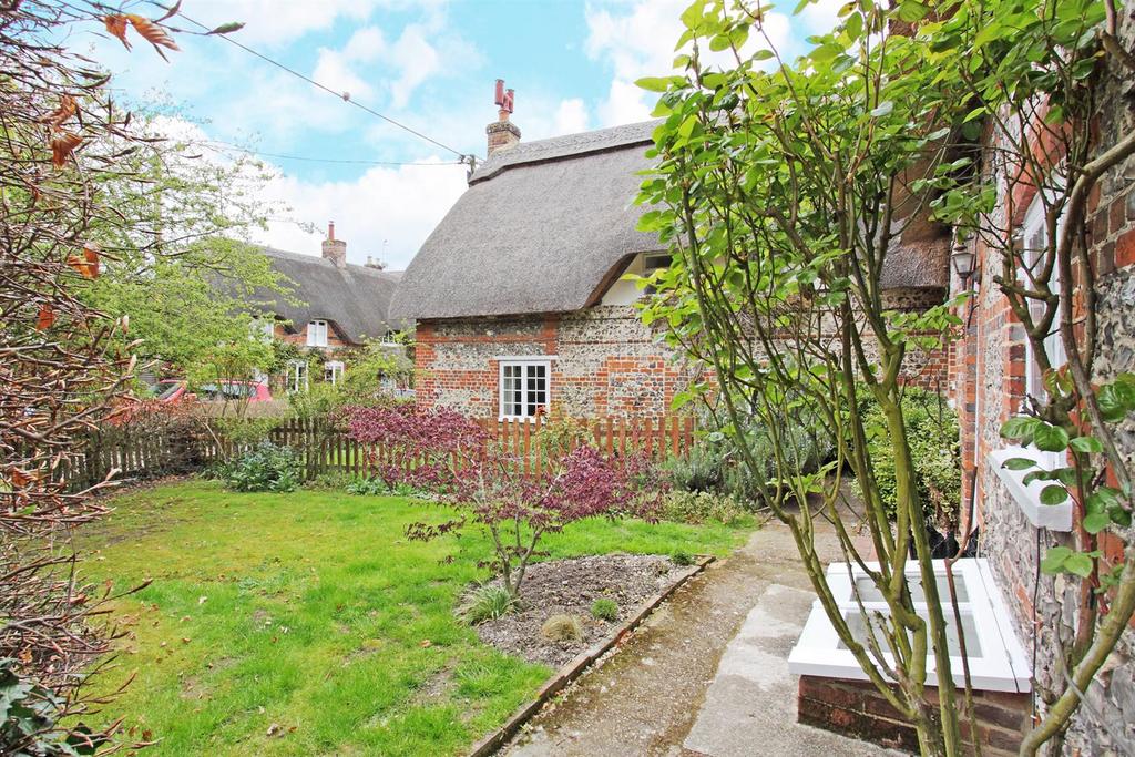 23 Duck Street - Front Garden