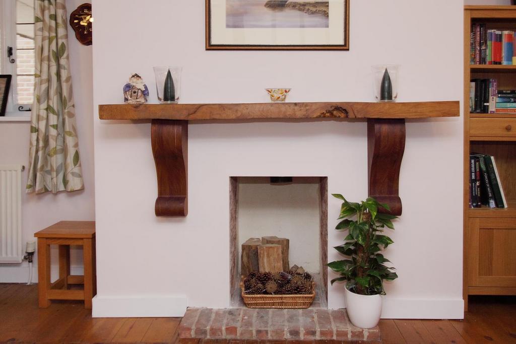 23 Duck Street - Mantle