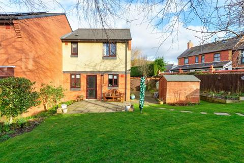 8 Hadley Close, Chirk, Wrexham, LL14 5PJ
