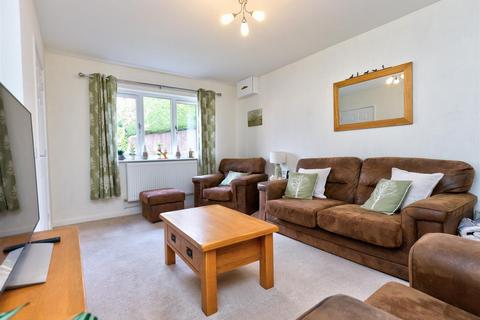 8 Hadley Close, Chirk, Wrexham, LL14 5PJ