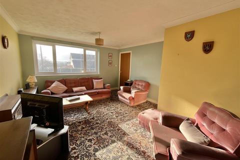3 bedroom semi-detached house for sale - Meadow View, Skelmanthorpe, Huddersfield, HD8 9ET
