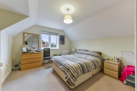 16 Ash Close, Banstead, SM7 1BZ