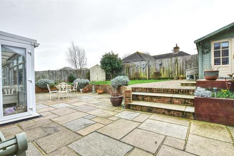 3 bedroom detached bungalow for sale - Cranston Avenue, Bexhill-On-Sea