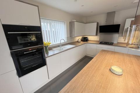4 bedroom chalet for sale - Evergreen Close, Upton, Poole, BH16