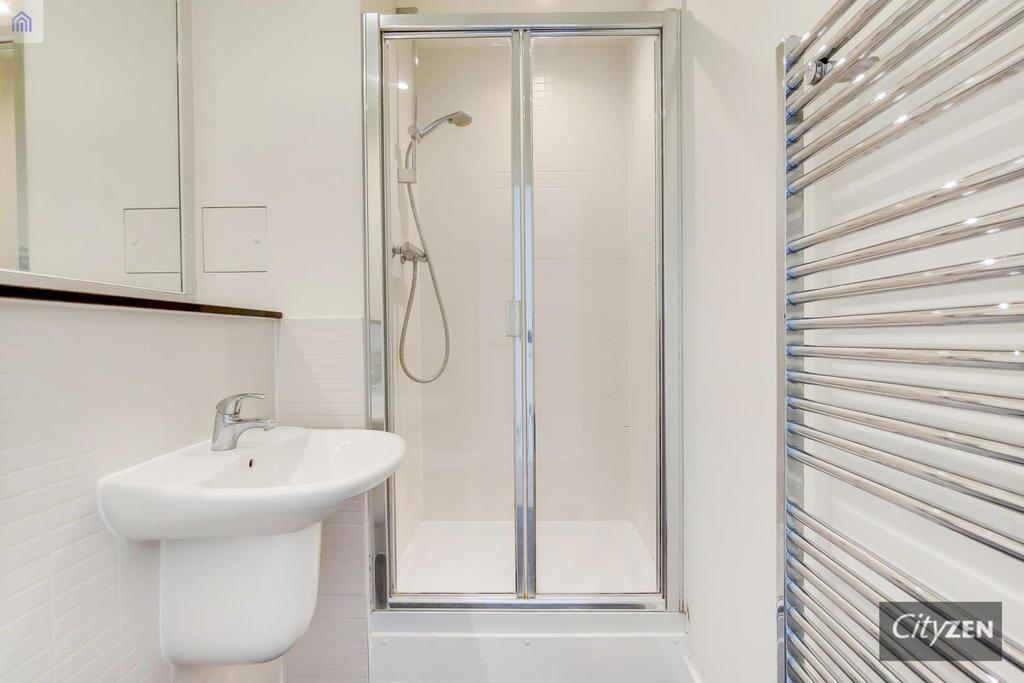En suite shower room