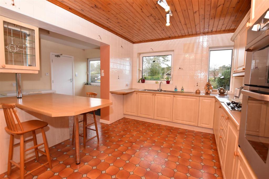 Brekfast Kitchen.JPG