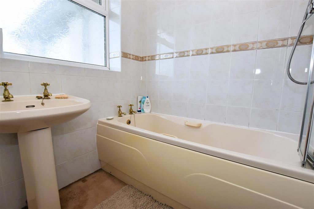 Bathroom.JPG