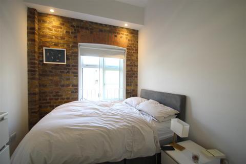 2 bedroom flat for sale, Paisley Court, Dod Street, London E14