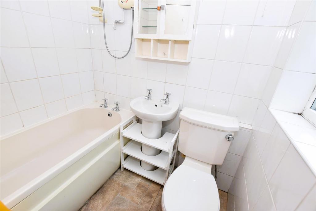 Bathroom.JPG