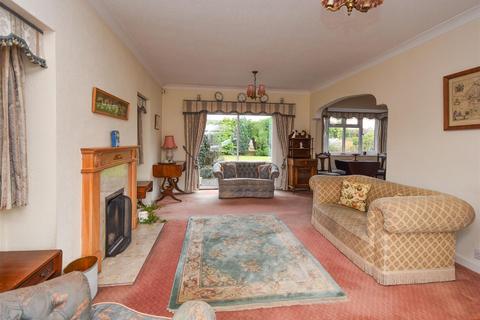 61 Brickbridge Lane, Wombourne, Wolverhampton, WV5 0BB