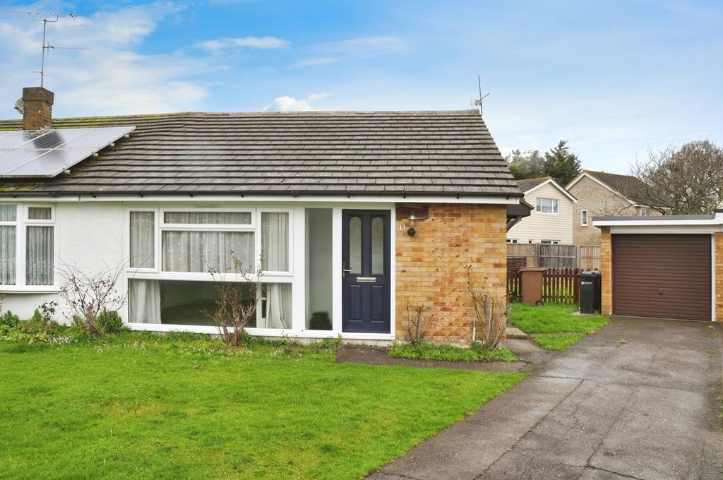 Heycroft Way, Great Baddow, Chelmsford, CM2 2 bed semidetached