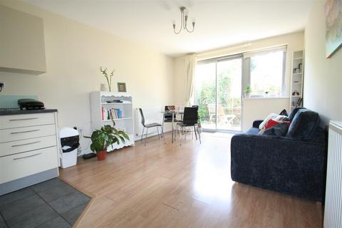 2 bedroom flat to rent, The Cubix Apartments, Violet Road, Bow E3