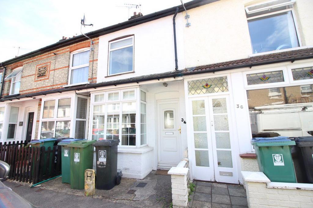 Grover Road, Oxhey Village 2 bed house - £1,650 pcm (£381 pw)