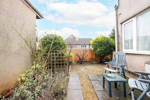 Flat 2, 15 Clouds Hill Road, Bristol, BS5 7LD